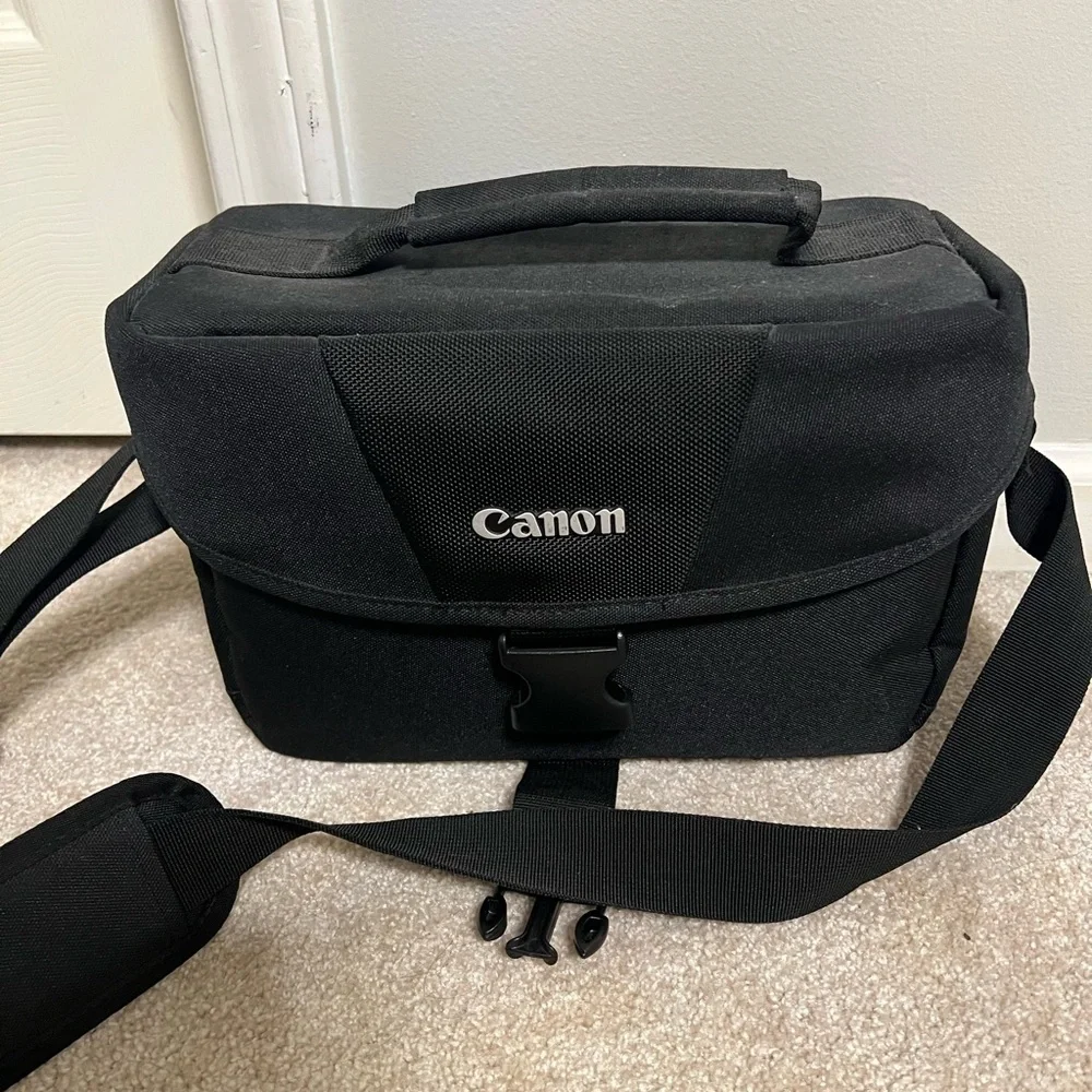 Canon Rebel T5 Black DSLR Camera Set with Bag
